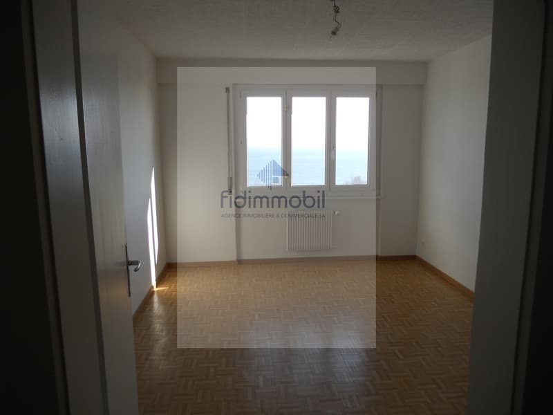 Wohnung mit 4 Zimmern und herrlichem Blick auf den See (4)