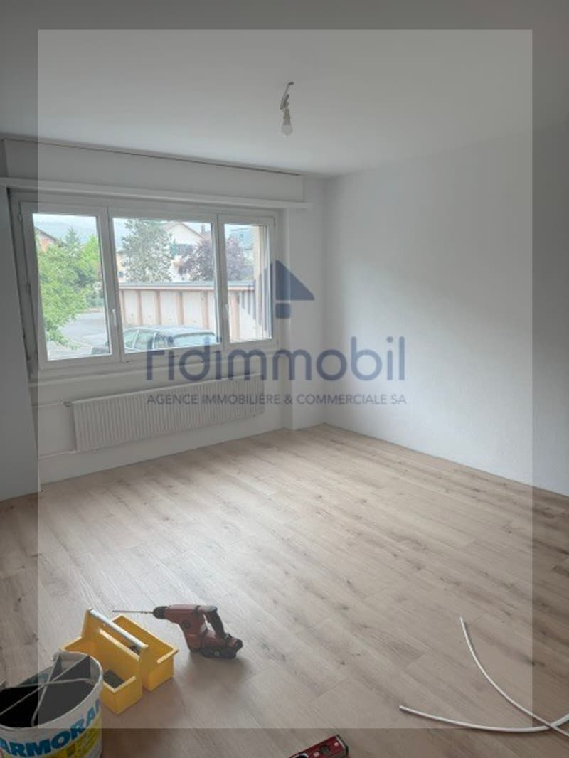 Fully renovated 4-room apartment (6)