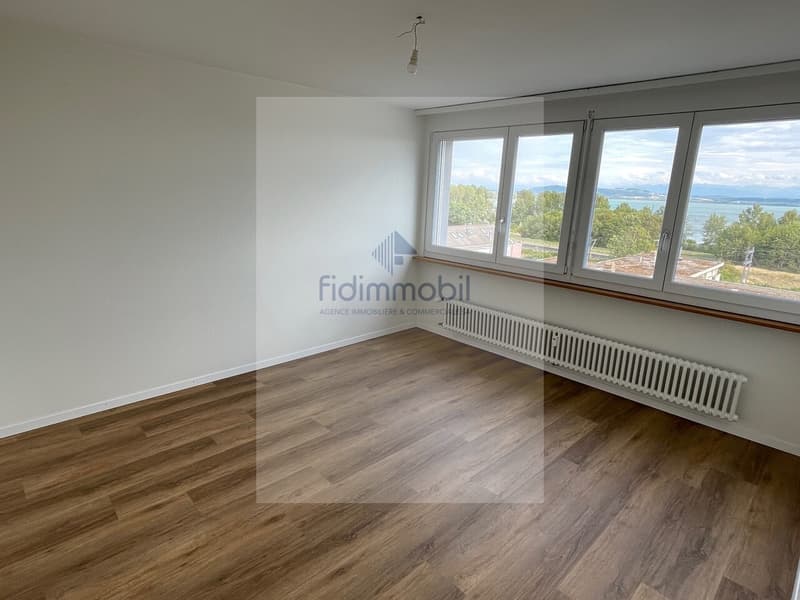 Meraviglioso appartamento di 3.5 locali completamente ristrutturato a Hauterive (4)