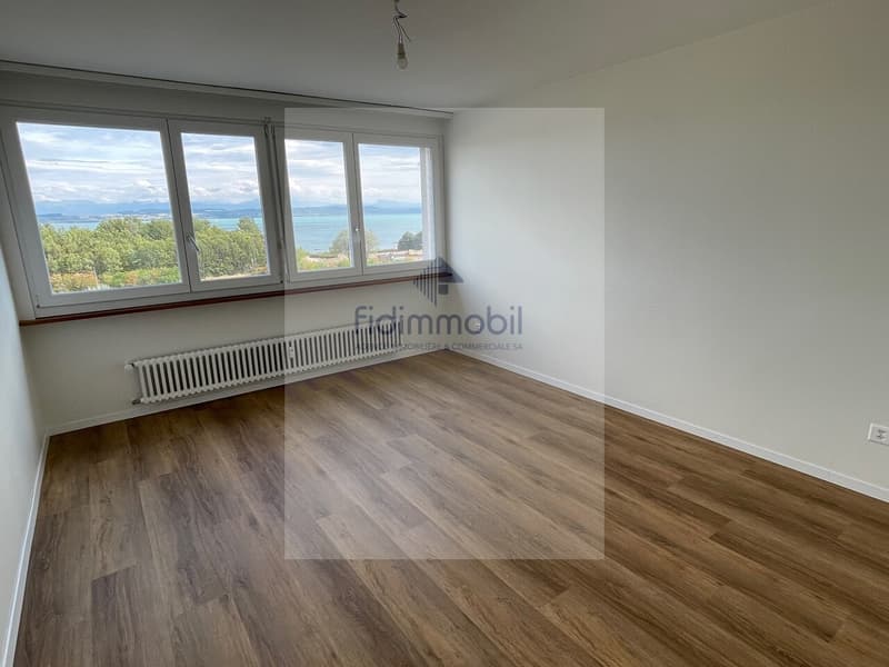 Meraviglioso appartamento di 3.5 locali completamente ristrutturato a Hauterive (3)