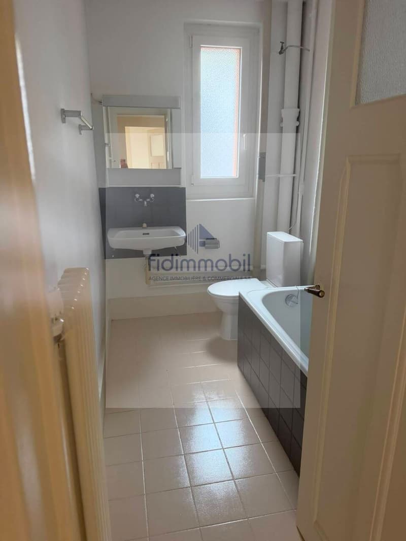 Old charming apartment for rent close to the city center (8)