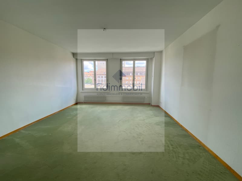 Appartamento di 144m2 in affitto per abitazione o uffici (5)