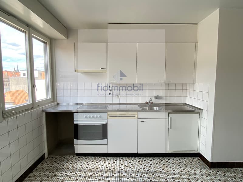 Appartamento di 144m2 in affitto per abitazione o uffici (1)