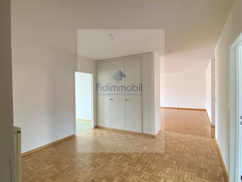 Appartamento di 144m2 in affitto per abitazione o uffici (4)