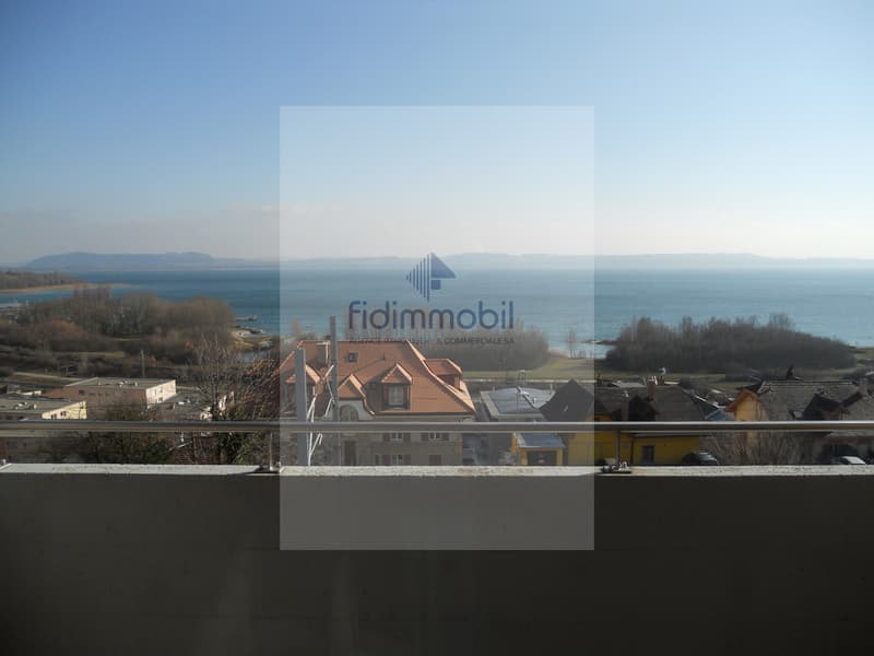 Wohnung mit 4 Zimmern und herrlichem Blick auf den See (1)