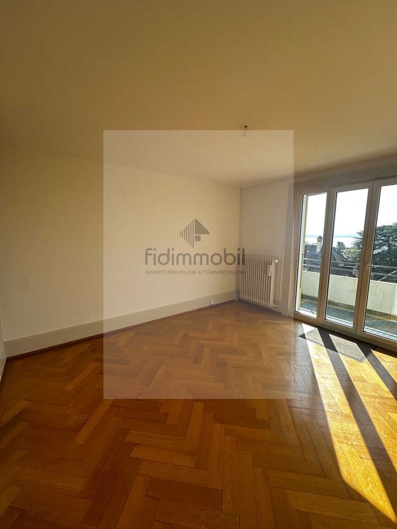 Appartement de 3 pièces avec balcon et vue sur le lac (8)