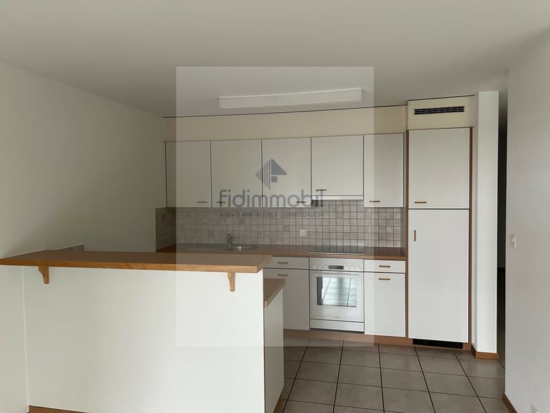 GRAND APPARTEMENT AVEC BALCON (1)