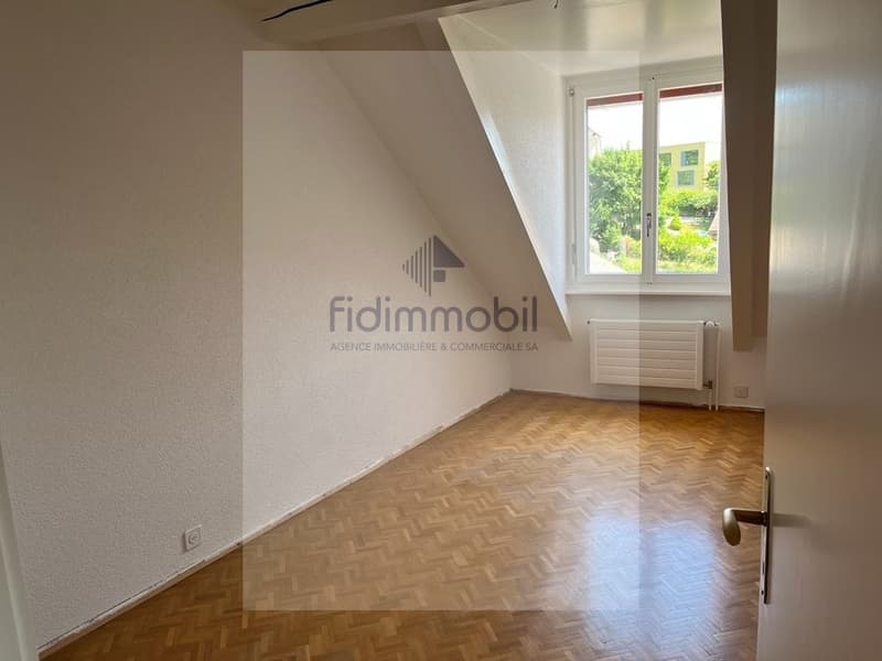 Appartement de 5 pièces en plein coeur de St-Blaise (5)