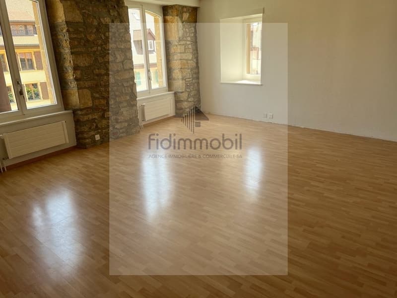 Appartement de 5 pièces en plein coeur de St-Blaise (4)