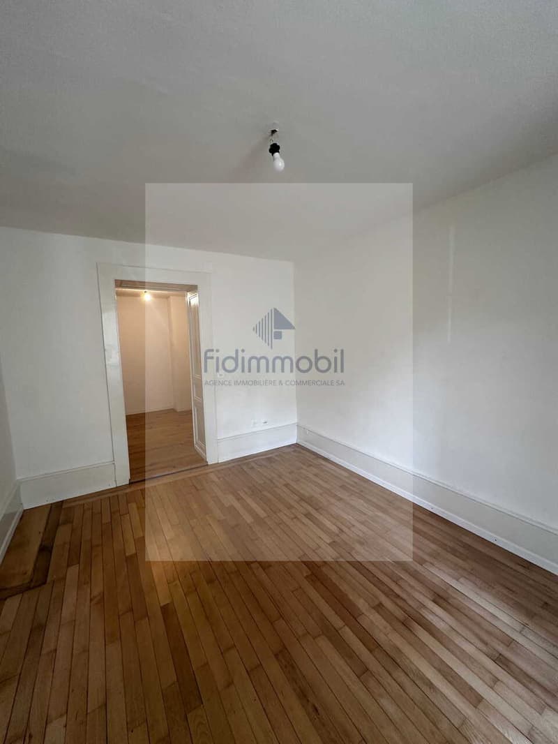 Appartement au rez, cuisine agencée, séjour, 2 chambres, salle-de-bain (4)