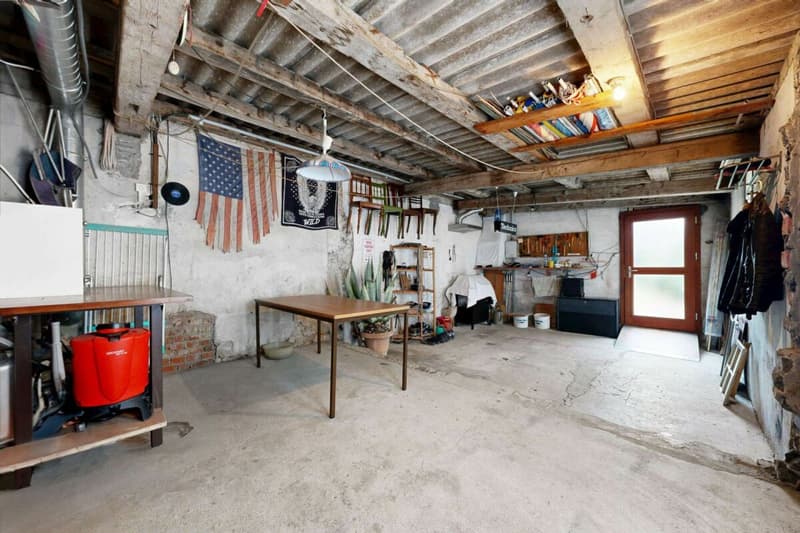 Ampia casa unifamiliare con area esterna versatile, posto auto e capanno/garage aggiuntivo (8)