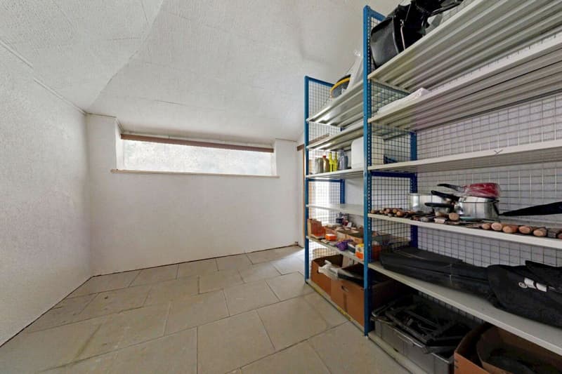 Ampia casa unifamiliare con area esterna versatile, posto auto e capanno/garage aggiuntivo (22)