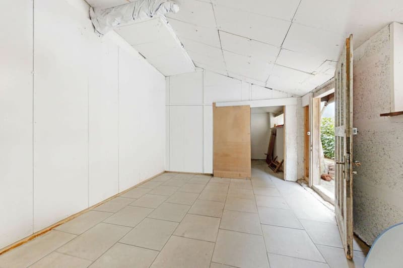 Ampia casa unifamiliare con area esterna versatile, posto auto e capanno/garage aggiuntivo (20)