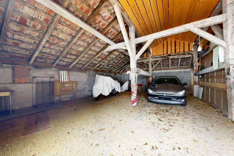 Ampia casa unifamiliare con area esterna versatile, posto auto e capanno/garage aggiuntivo (18)