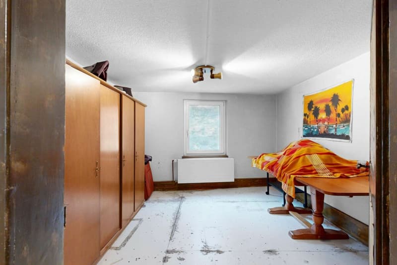 Ampia casa unifamiliare con area esterna versatile, posto auto e capanno/garage aggiuntivo (12)