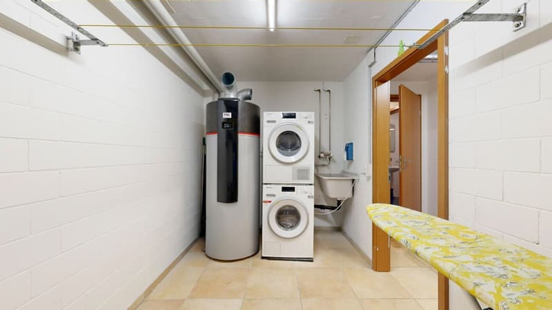 Casa unifamiliare moderna con due posti auto (12)