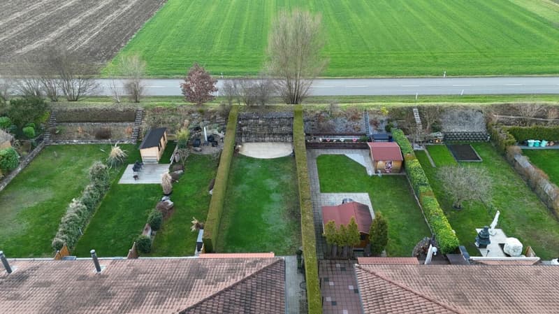 Casa unifamiliare moderna con due posti auto (20)