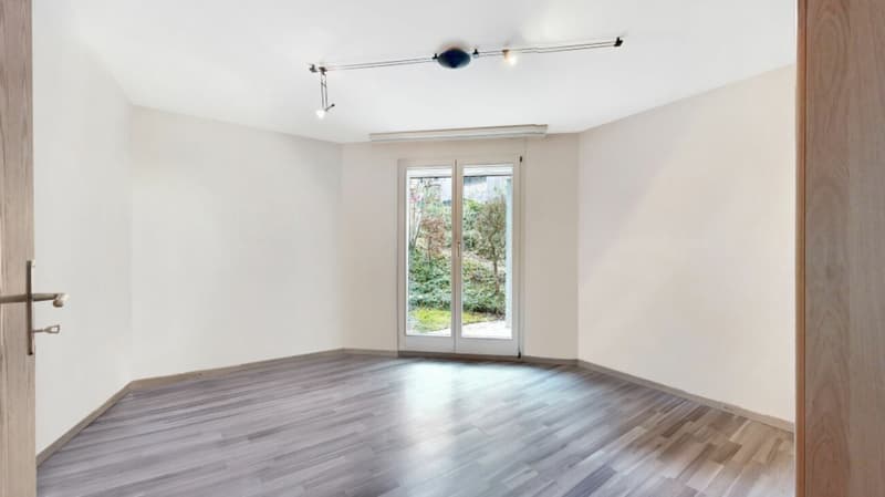 Well-maintained condominium in a wonderful location (6)