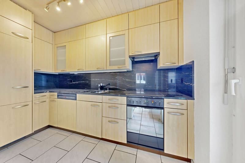 Bright 3.5-room maisonette apartment in a quiet and yet central location (8)