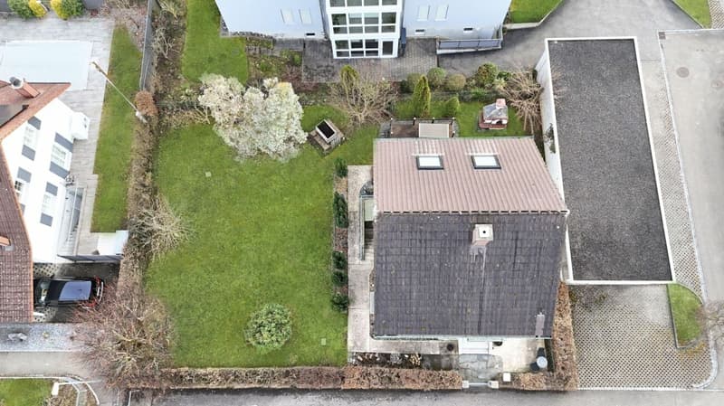 well-maintained single-family house in a family-friendly location (15)