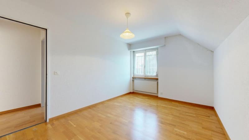 lots of space - inside and outside (13)