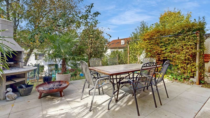 grosszügiges Einfamilienhaus / Bauland (12)