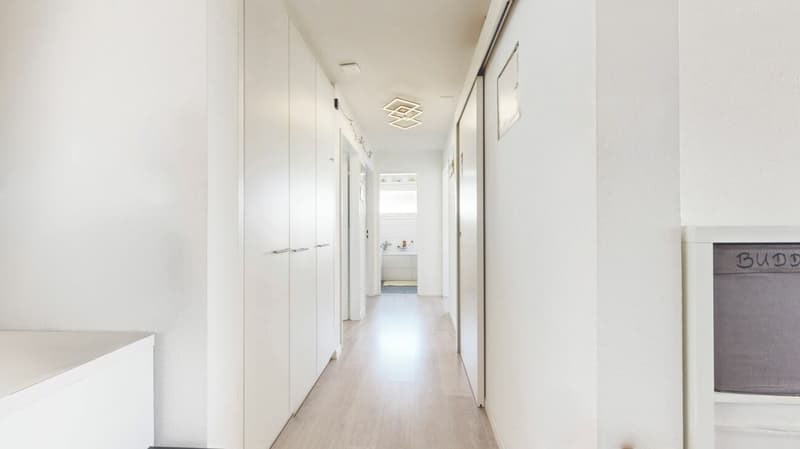 Well-maintained apartment with balcony, cellar, attic, washing machine, and parking space (8)