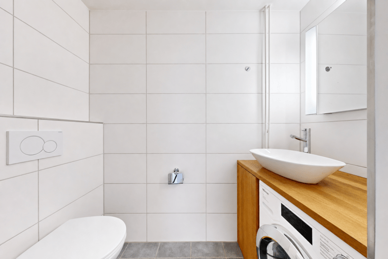 gepflegte 4.5-ZWG mit Balkon, Keller, Estrich, Waschmaschine und Parkplatz (10)
