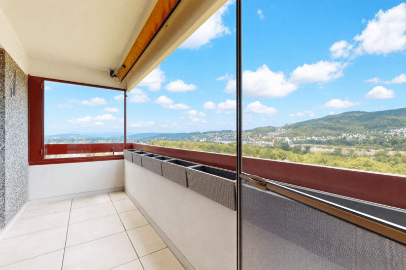 Affordable owner-occupied apartment with a great view (17)