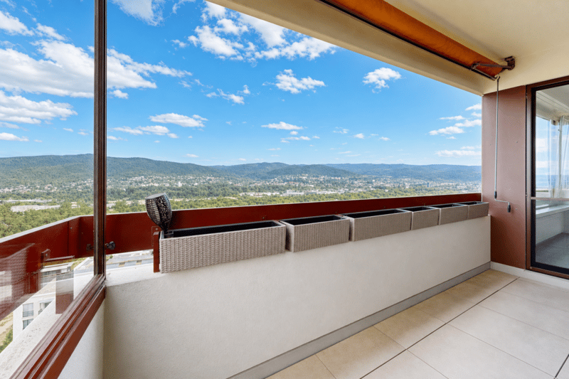 Affordable owner-occupied apartment with a great view (16)