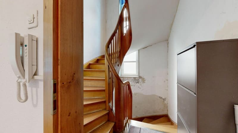 Zona residenziale molto ambita - Casa multifamiliare con potenziale (6)