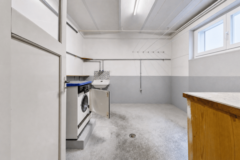 Zona residenziale molto ambita - Casa multifamiliare con potenziale (13)