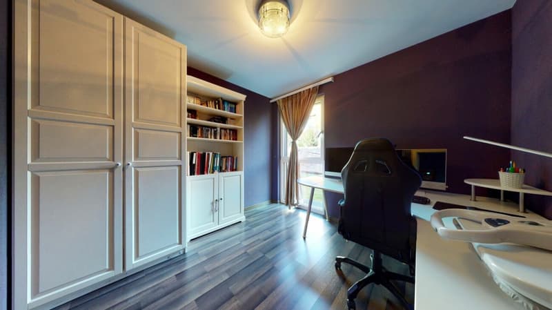 Appartement de jardin 4,5 pièces élégant avec garage et place de parking extérieure (9)