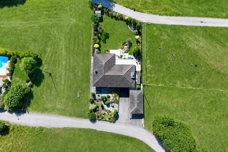 gepflegtes Einfamilienhaus an einmaliger Lage (22)
