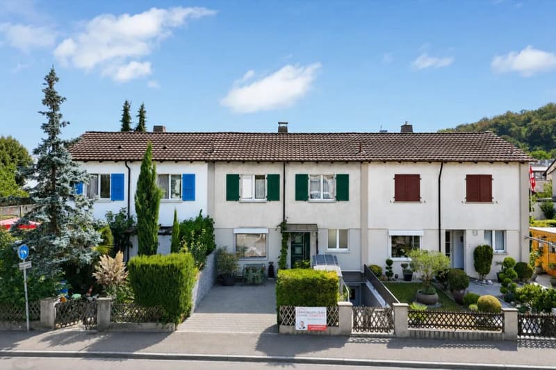 gepflegtes Einfamilienhaus mit Vorplatz und Terasse (1)