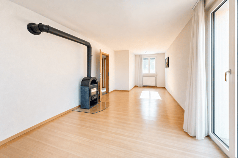 gepflegtes Einfamilienhaus mit drei Garagen und Umschwung (5)