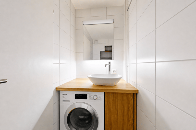 moderne 3.5-ZWG mit Balkon, Keller, Estrich, Waschmaschine und Parkplatz (6)