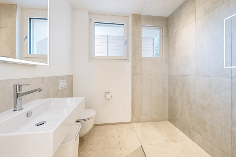 moderne Eigentumswohnung an top Lage mit zwei Einstellhallenplätzen (9)