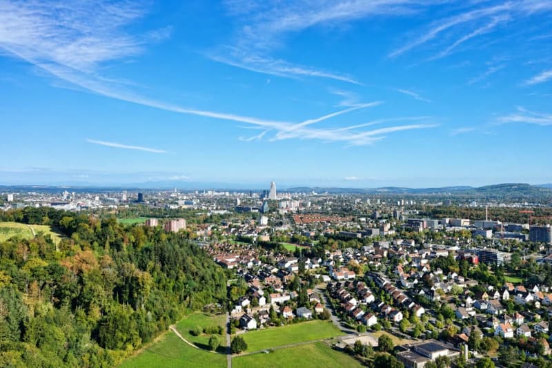 moderne Eigentumswohnung an top Lage mit zwei Einstellhallenplätzen (22)