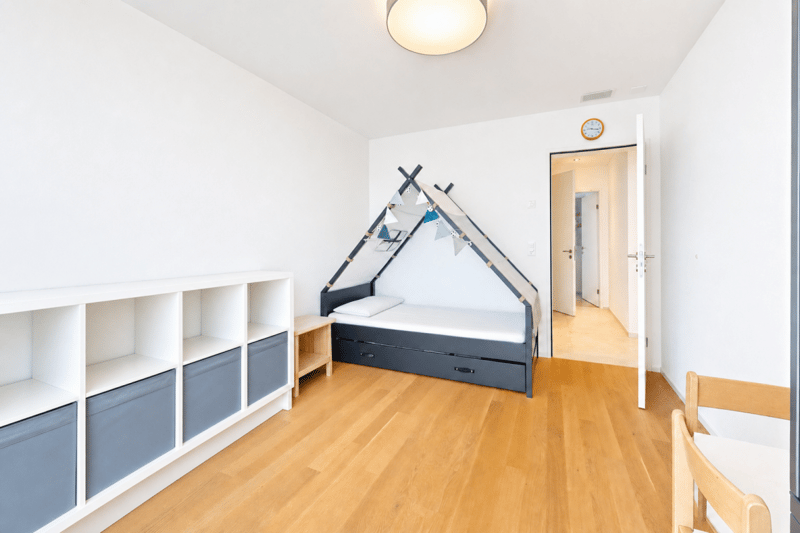 moderne Eigentumswohnung an top Lage mit zwei Einstellhallenplätzen (7)