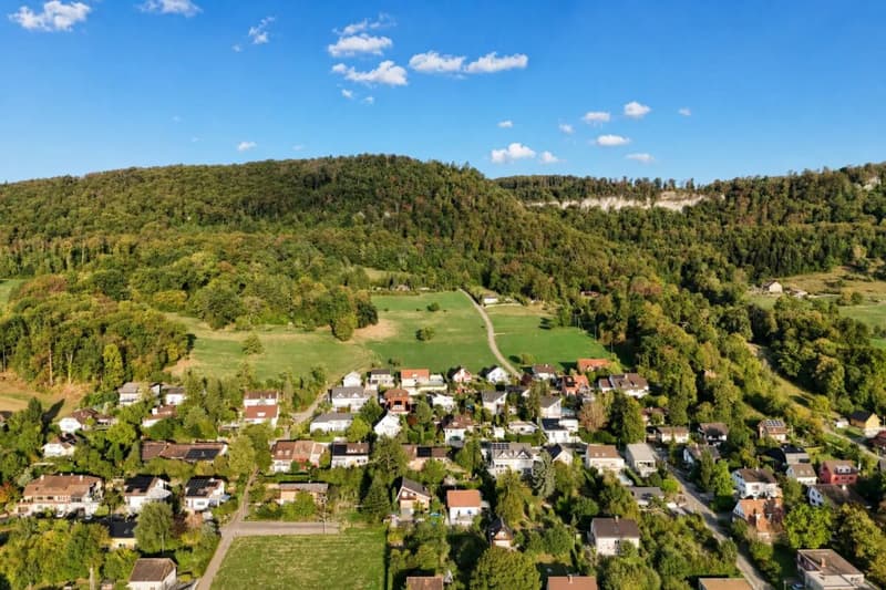 1'507 m2 Bauland an sonniger Lage mit renovationsbedürftigem Einfamilienhaus (18)