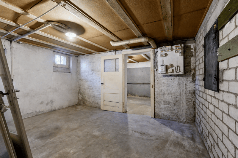 Einfamilienhaus mit Charme und Baulandreserve (17)