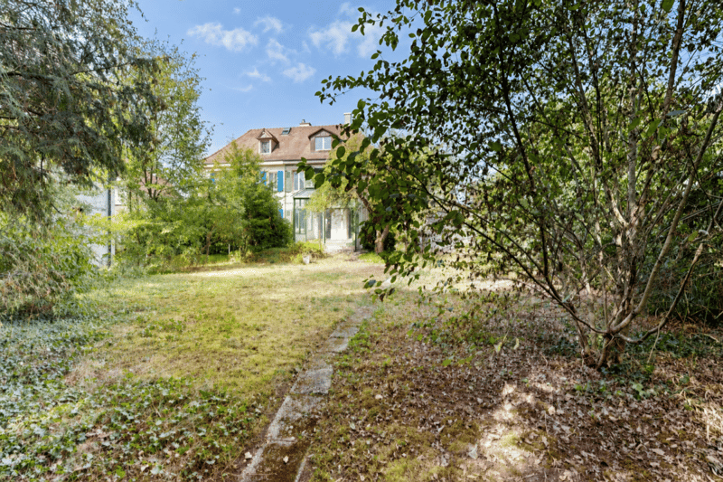 Einfamilienhaus mit Charme und Baulandreserve (22)