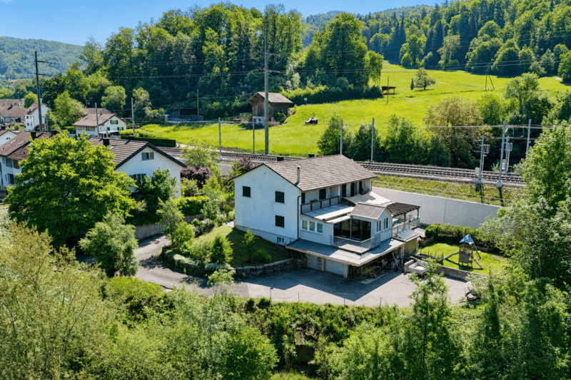 Einfamilienhaus mit vielen Annehmlichkeiten (1)