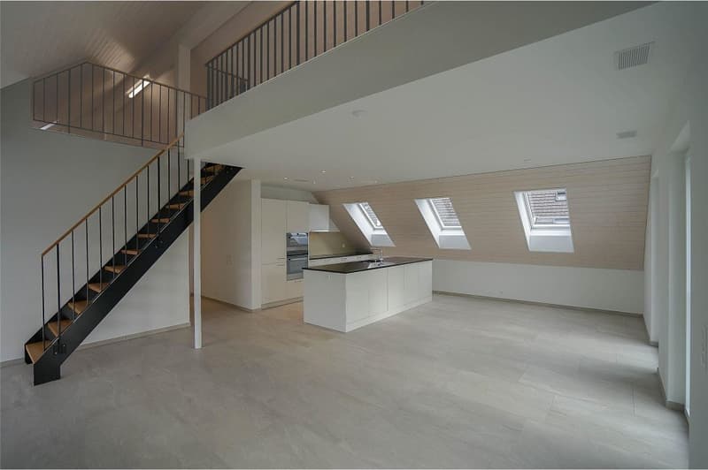 Cool und komfortabel: 5.5 Zimmer-Wohnung mit Galerie an ruhiger, sonniger Lage (2)