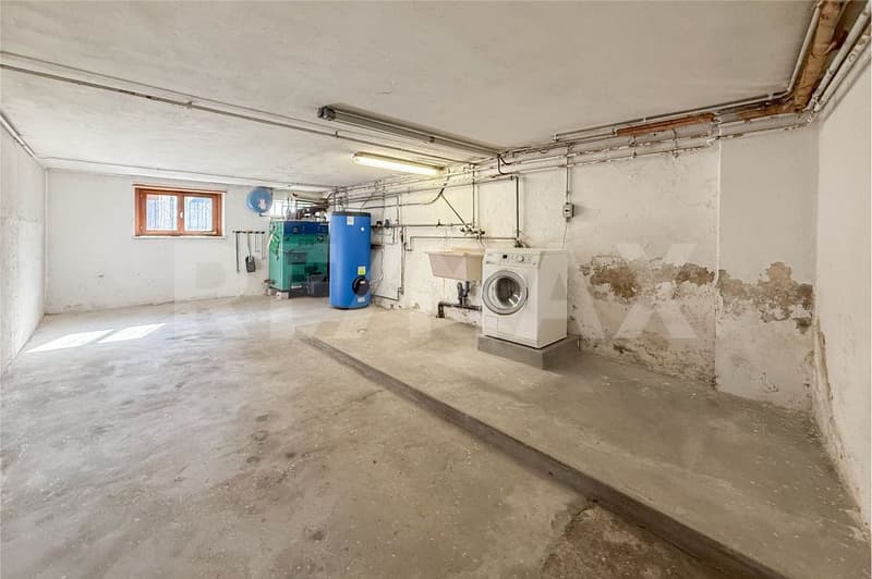 Votre projet dans le centre du village de Zeiningen: maison d'angle avec un grand potentiel (11)
