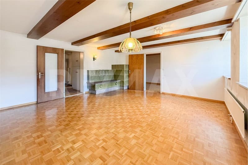 Votre projet dans le centre du village de Zeiningen: maison d'angle avec un grand potentiel (2)