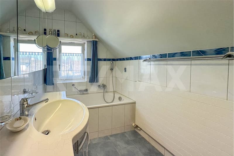 Casa unifamiliare indipendente con piscina interna e sauna (12)