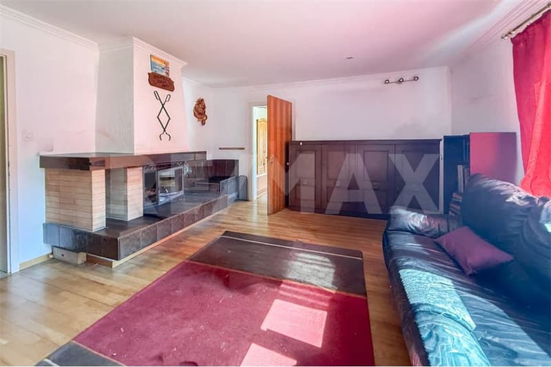 Single-family house on the sunny slope with a spacious plot in Obermumpf for sale. (2)