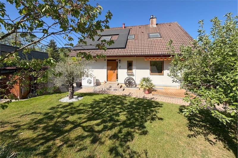 5.5-room detached house with a southern flair for sale in Magden (13)